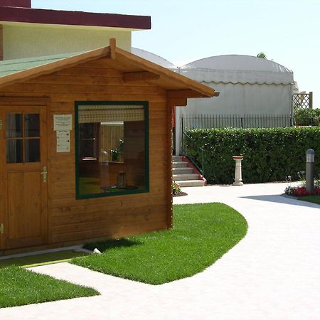 קוואלינו-טראפורטי Hotel Righetto Fronte Mare מראה חיצוני תמונה