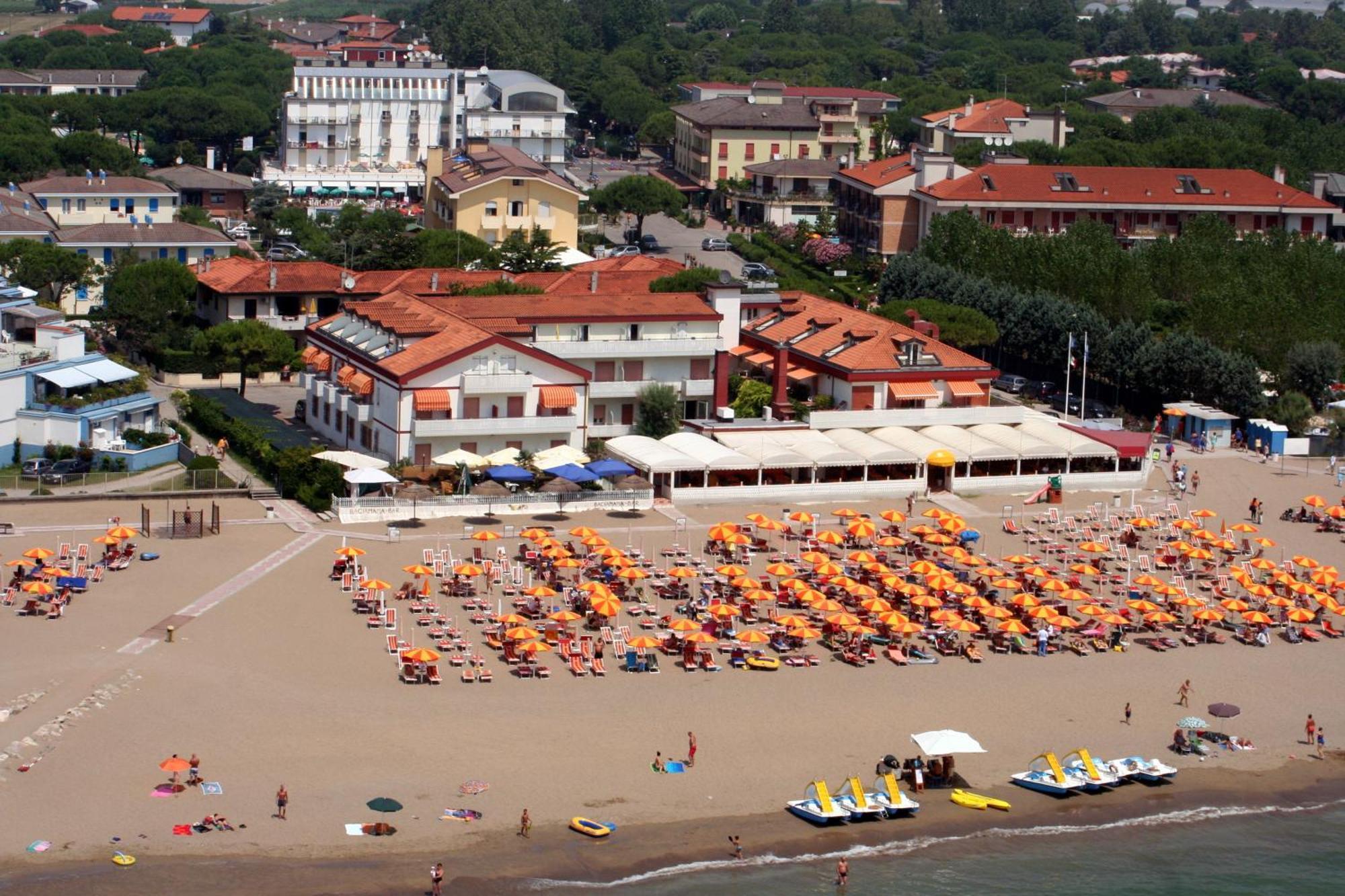 קוואלינו-טראפורטי Hotel Righetto Fronte Mare מראה חיצוני תמונה