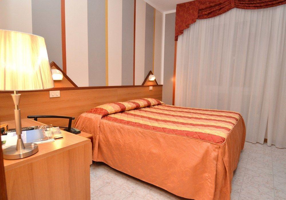 קוואלינו-טראפורטי Hotel Righetto Fronte Mare מראה חיצוני תמונה