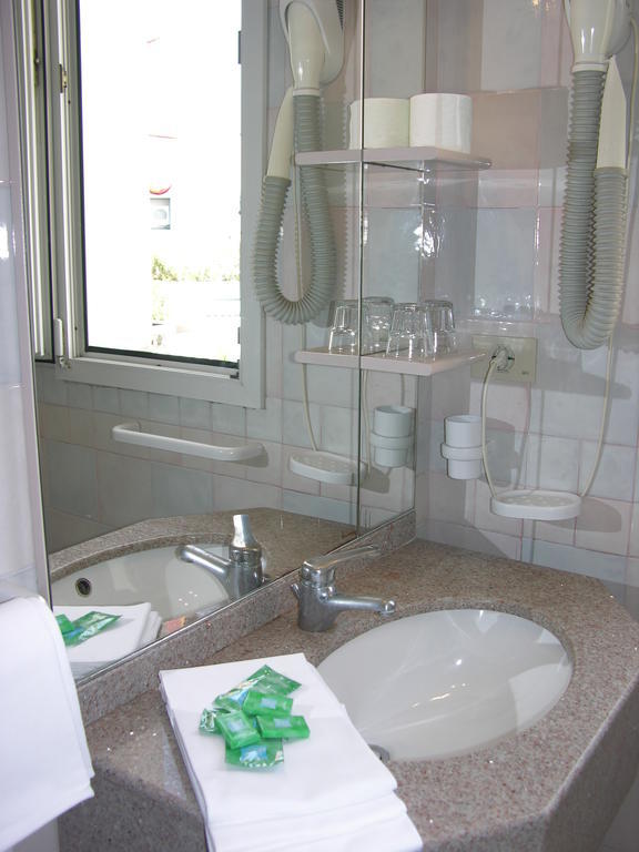 קוואלינו-טראפורטי Hotel Righetto Fronte Mare מראה חיצוני תמונה