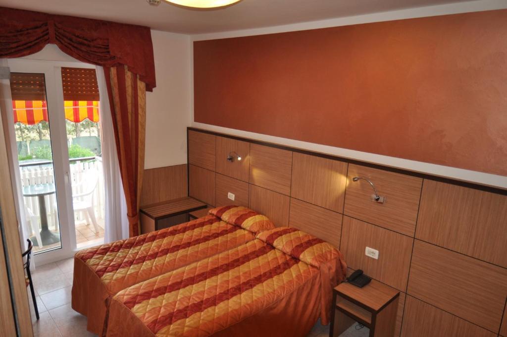 קוואלינו-טראפורטי Hotel Righetto Fronte Mare חדר תמונה