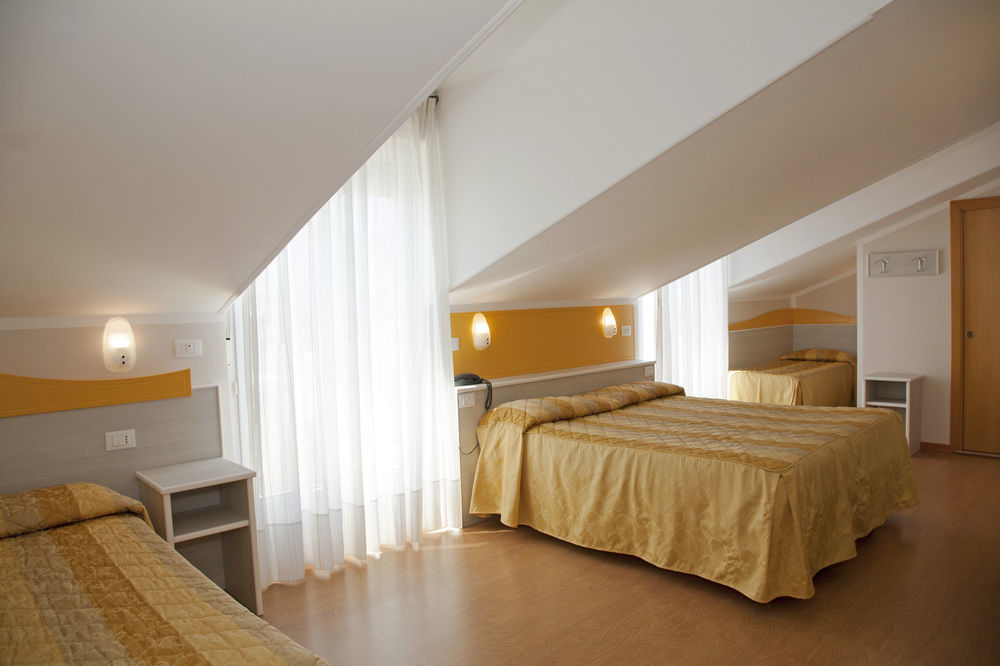 קוואלינו-טראפורטי Hotel Righetto Fronte Mare מראה חיצוני תמונה