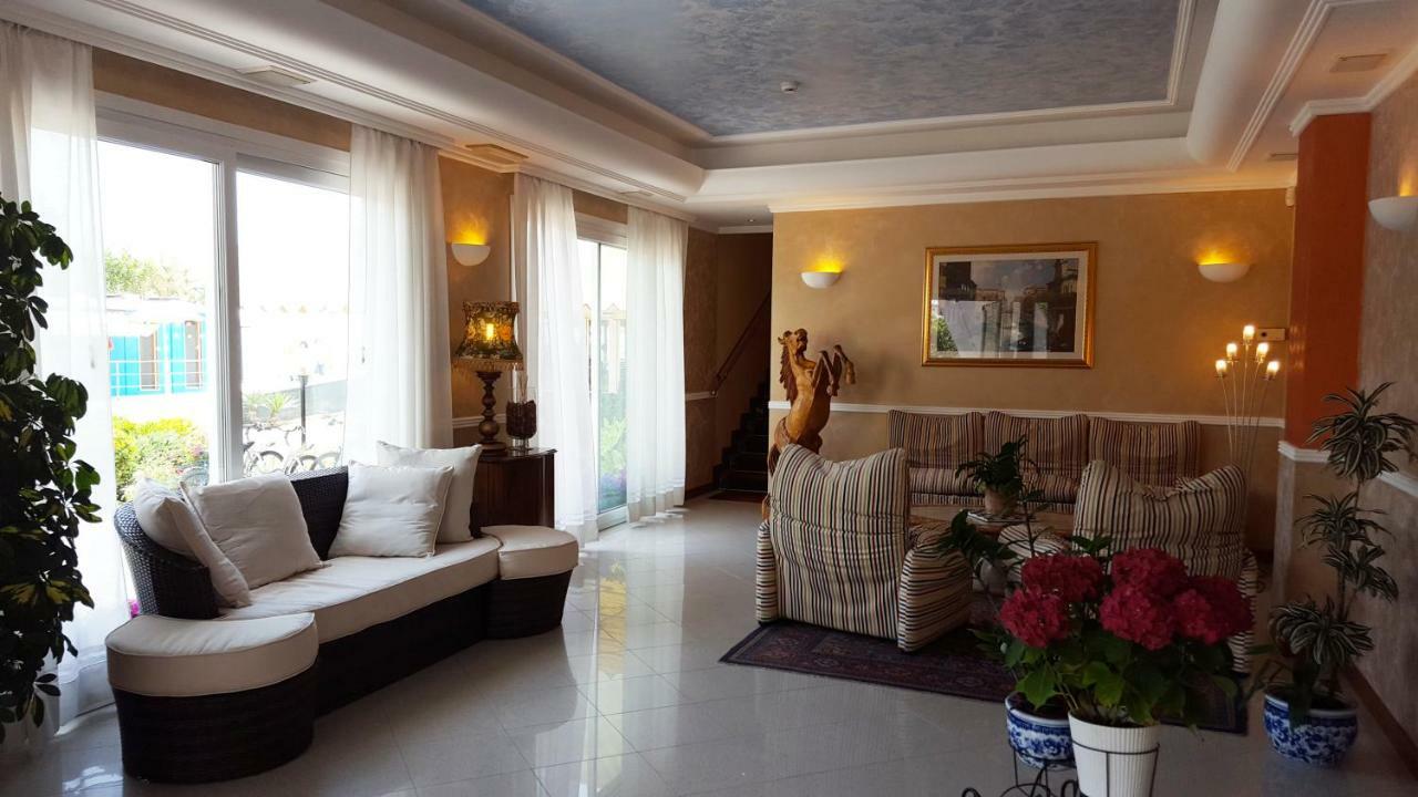 קוואלינו-טראפורטי Hotel Righetto Fronte Mare מראה חיצוני תמונה